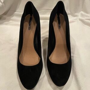 Tahari black suede platform heels
